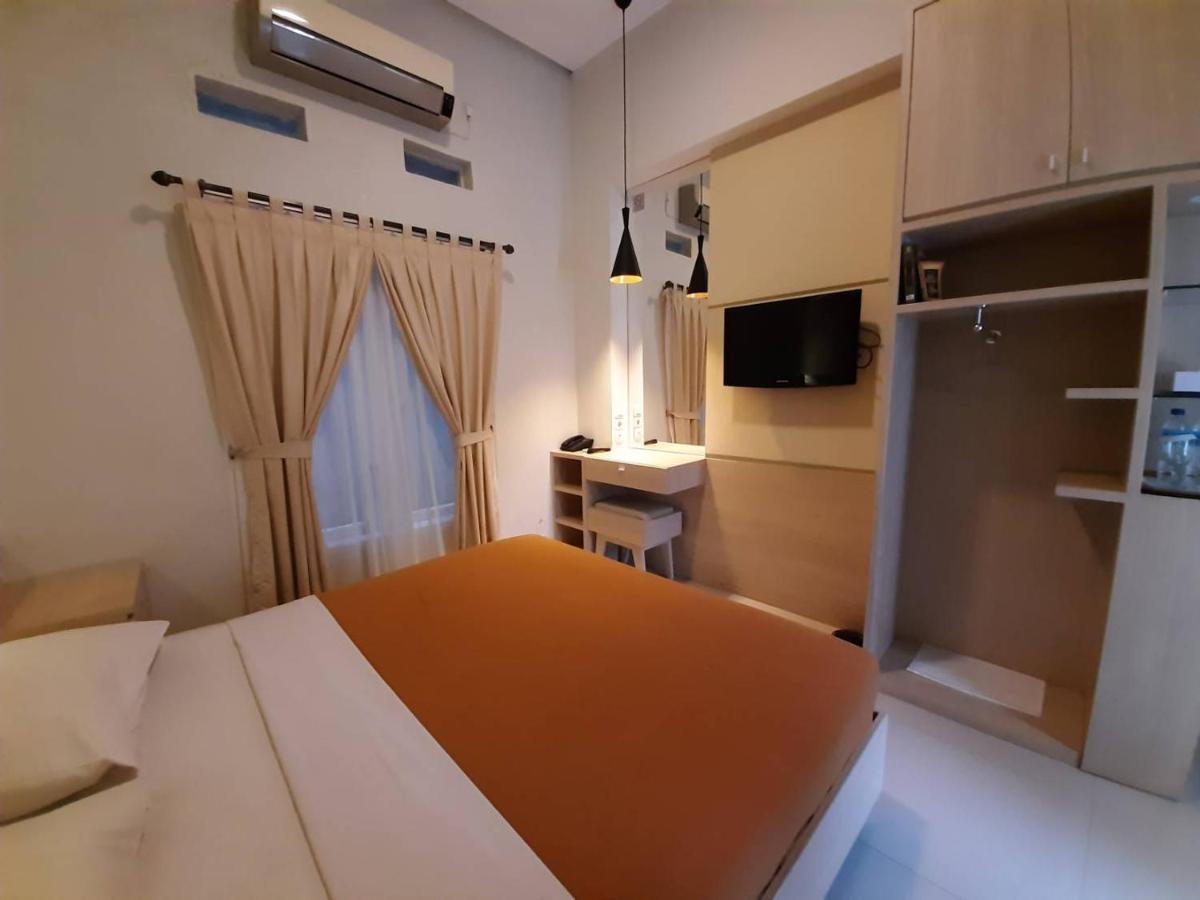 The Sriwijaya Hotel - Halal Hotel Padang  Exterior photo