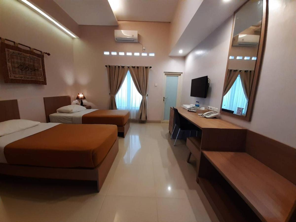 The Sriwijaya Hotel - Halal Hotel Padang  Exterior photo