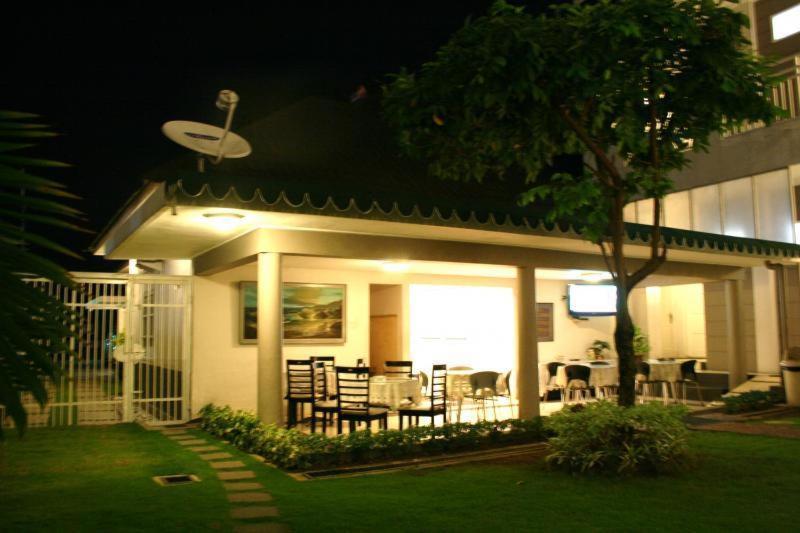 The Sriwijaya Hotel - Halal Hotel Padang  Exterior photo