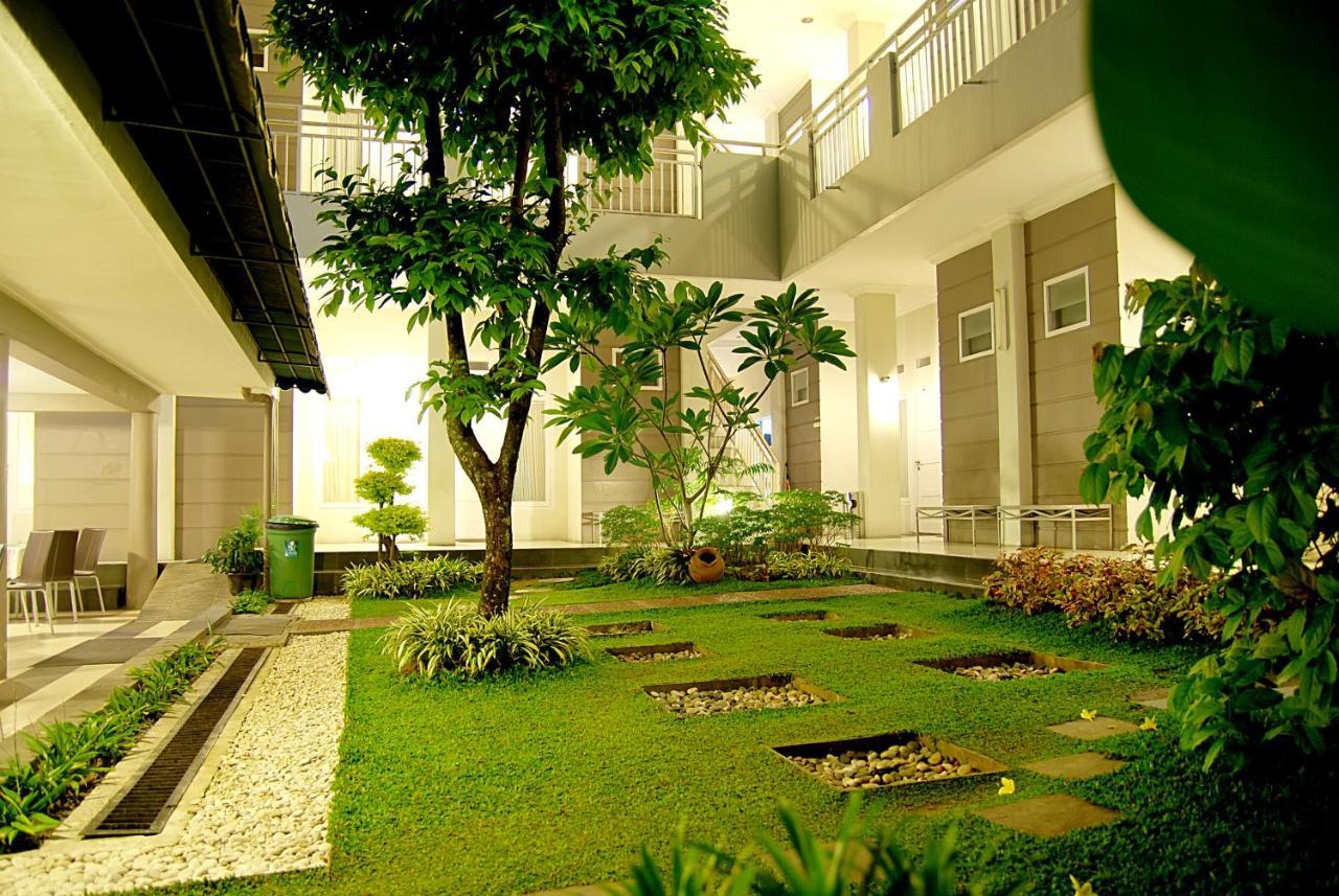 The Sriwijaya Hotel - Halal Hotel Padang  Exterior photo